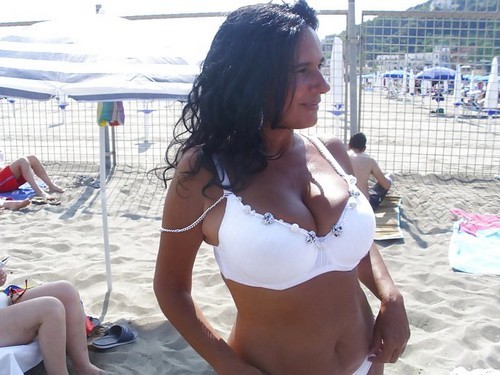 Hot Girls ??      